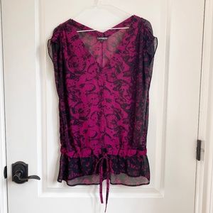 EXPRESS Sheer Short Sleeve Butterfly Drawstring Waist Shirt in Fuchsia